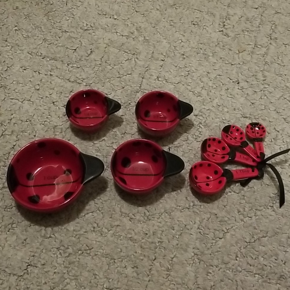Measuring spoons and cups